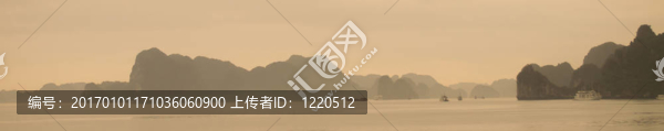 在下龍灣島和越南海；