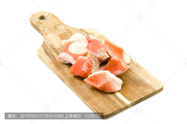 螃蟹在木