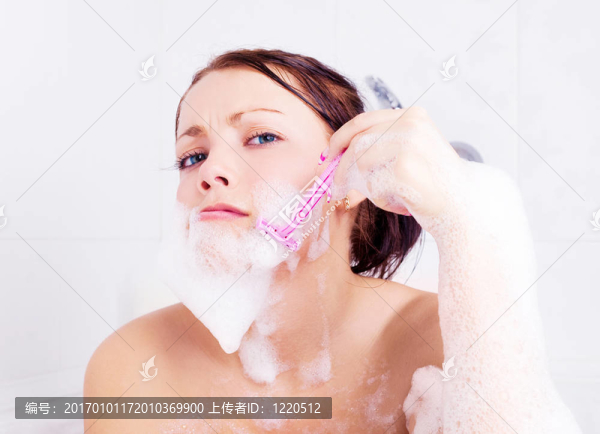 女人剃