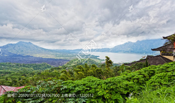 巴都爾火山在巴厘島景觀；印度尼西亞