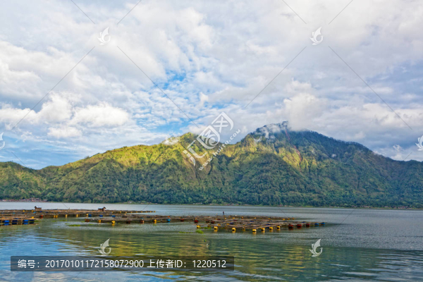 巴都爾火山在巴厘島景觀；印度尼西亞