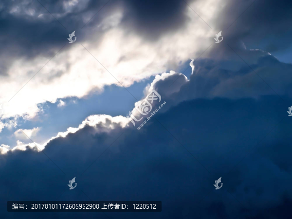云彩和天空