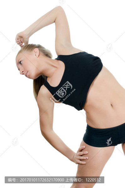 在白色背景上跳舞的女孩