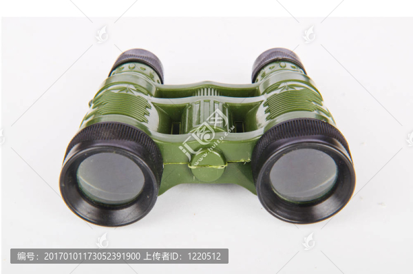 白色的軍用望遠(yuǎn)鏡