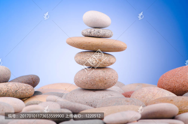 卵石堆積反對(duì)梯度背景