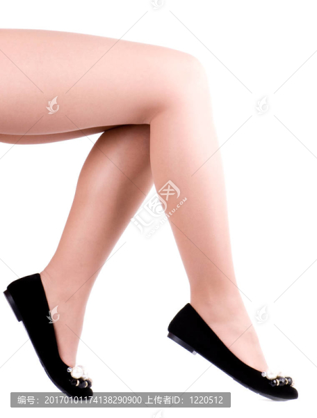 性感的女人的腳在鞋