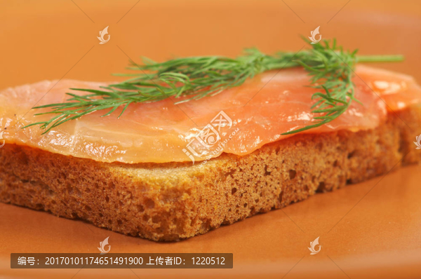 與腌熏三文魚點心