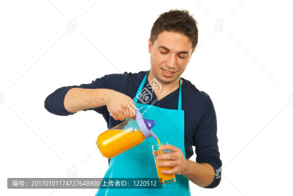 快樂男廚師澆橙汁