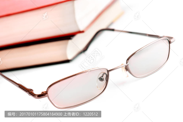 眼鏡和書