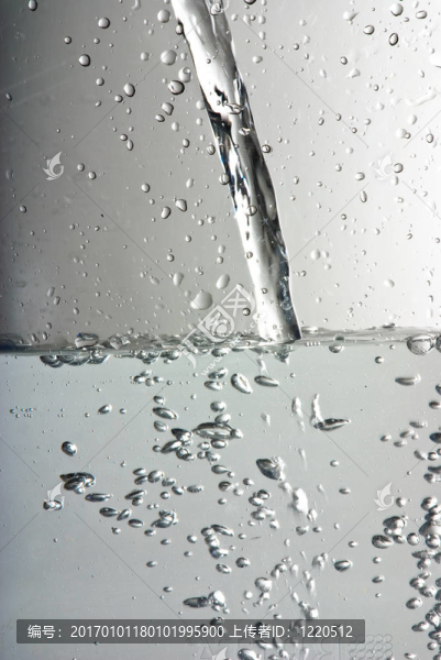 水