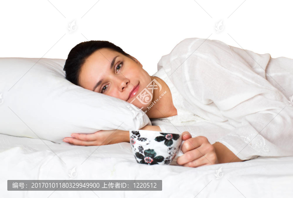 躺在床上的女人