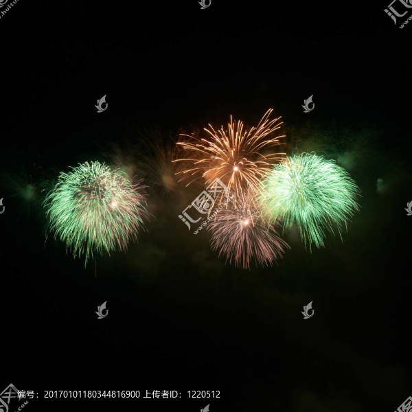 美麗的禮炮和煙火