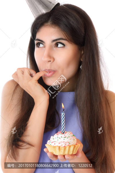 年輕漂亮的女人吃蛋糕-匯圖網(wǎng) www.fosd68.com 年輕漂亮的女人吃蛋糕
