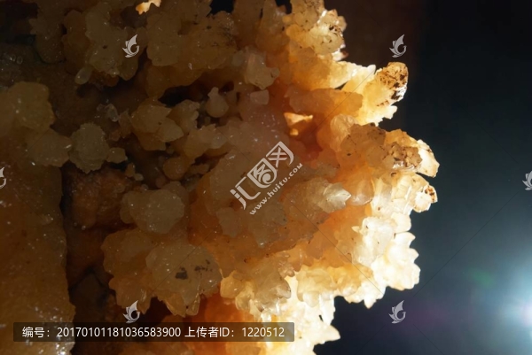 洞里的水晶