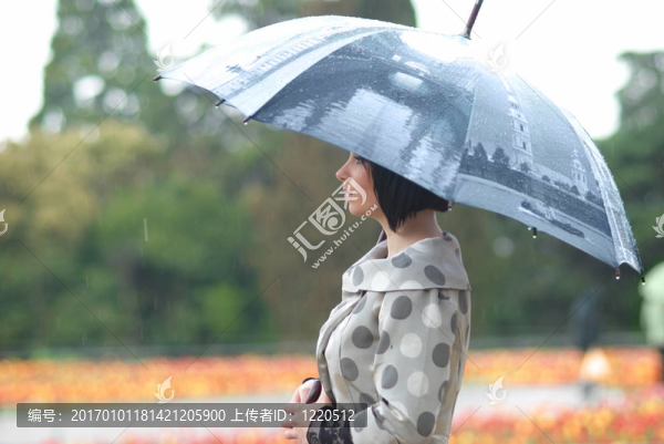 漂亮女孩帶傘