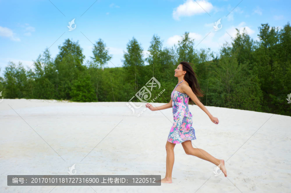 海灘上的美女