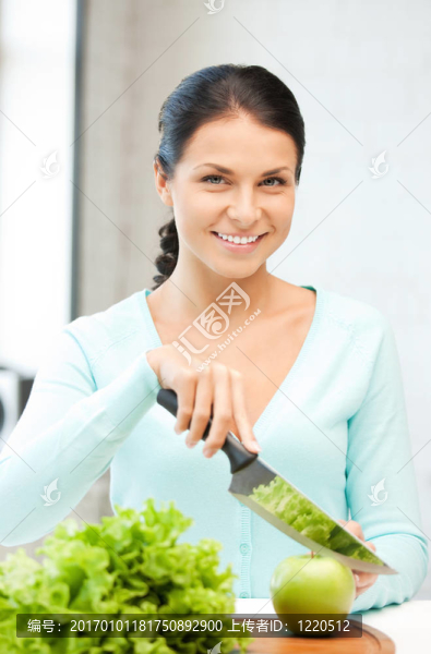 廚房里的美女
