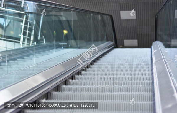 扶梯梯級(jí)關(guān)閉
