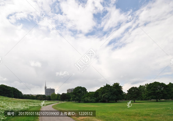 城市？慕尼黑公園陰天