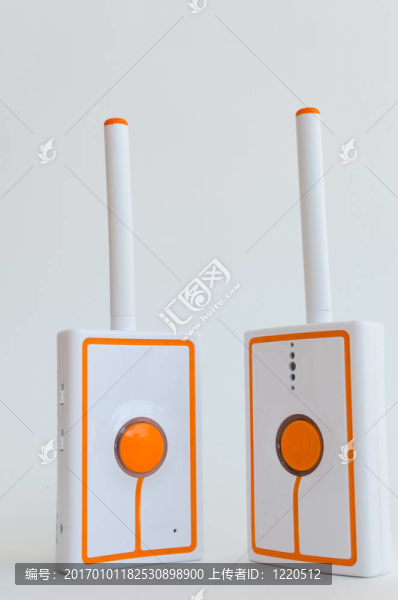 白色背景嬰兒報(bào)警