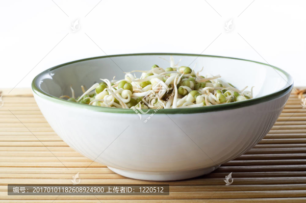 對(duì)竹餐墊豆芽碗