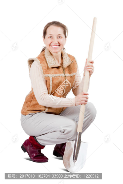 快樂女子坐黑桃