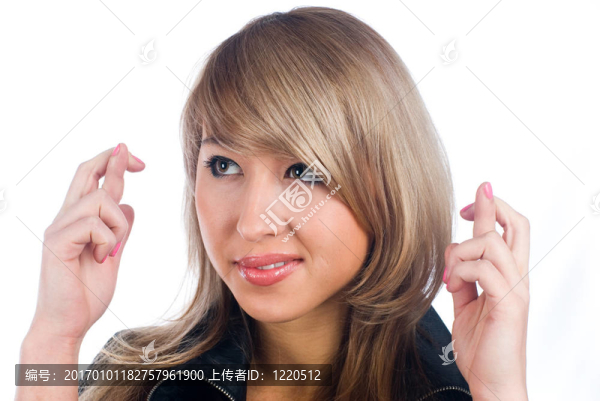 手指交叉的姿勢