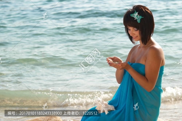 年輕女子與石頭