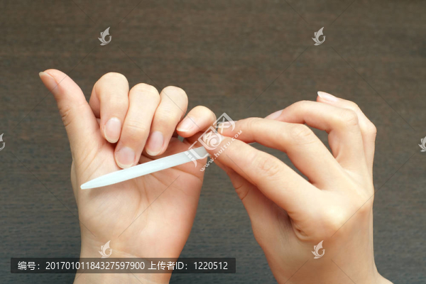銼指甲