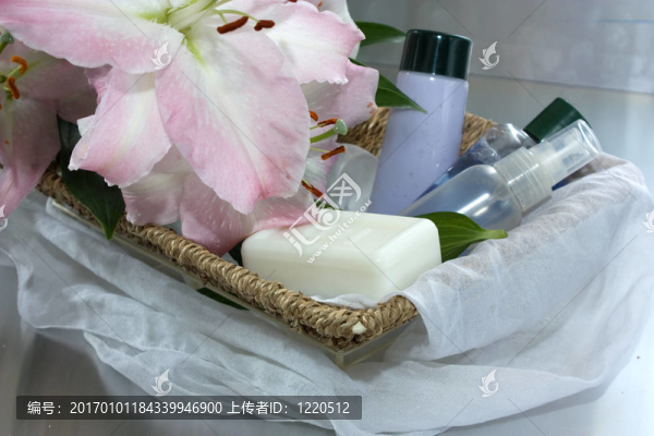 套化妝品