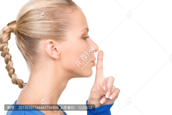 手指在嘴唇