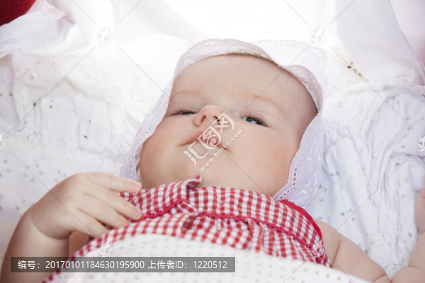 新生的嬰兒