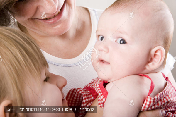 新生的嬰兒