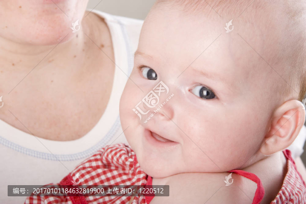 新生的嬰兒