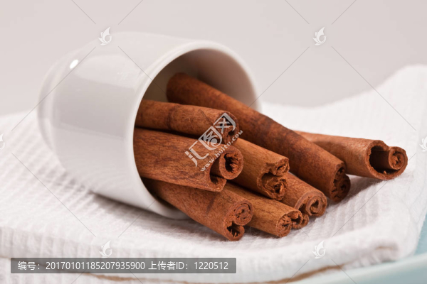 肉桂色