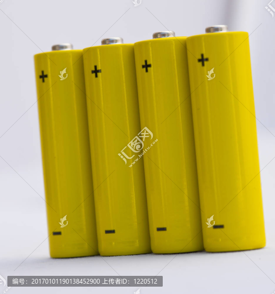 具有正、負(fù)信號(hào)的黃色小電池
