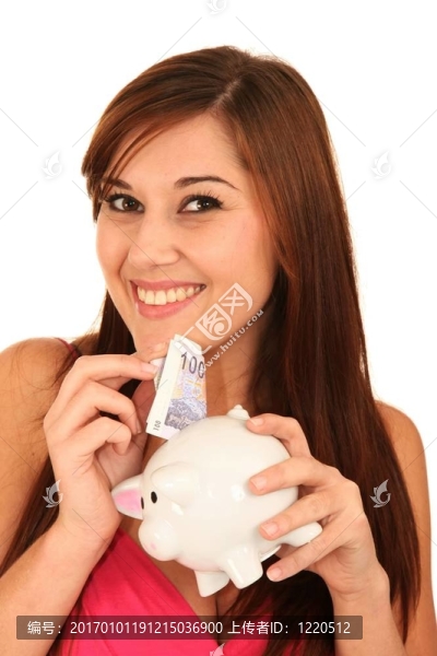 美麗的女人用存錢罐