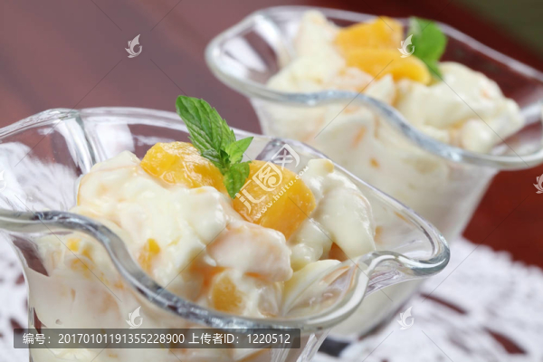 蜜桃酸奶甜點
