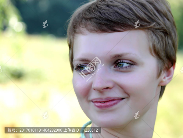 一個(gè)年輕女孩的臉-匯圖網(wǎng) www.fosd68.com 一個(gè)年輕女孩的臉