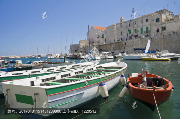 焦維納佐全景。Apulia。