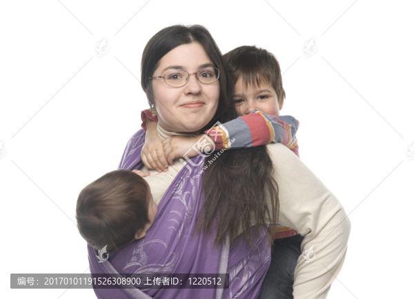 母親帶著孩子