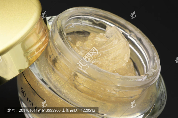 美容霜的特寫