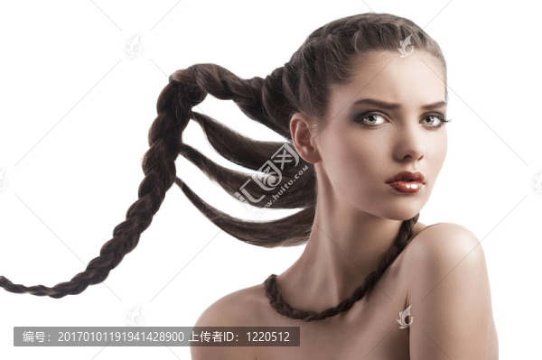 美女的臉一個創(chuàng)意發(fā)型的黑發(fā)開槍