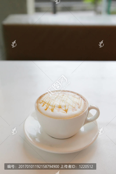 一杯有焦糖的咖啡