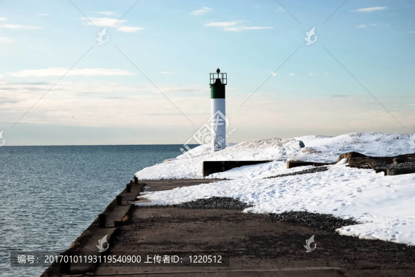湖的燈塔