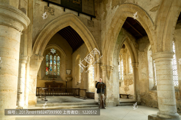 主要是第十三世紀(jì)村的教堂在Aldwinkle；英國(guó)。