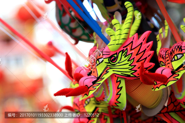 曼谷-,1月23日：在唐人街出售中國新年2012龍；曼谷；泰國