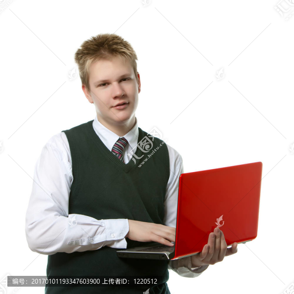 青少年與筆記本電腦。
