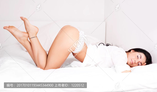 性感的黑發(fā)女人