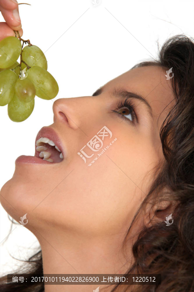 女人吃葡萄的誘惑
